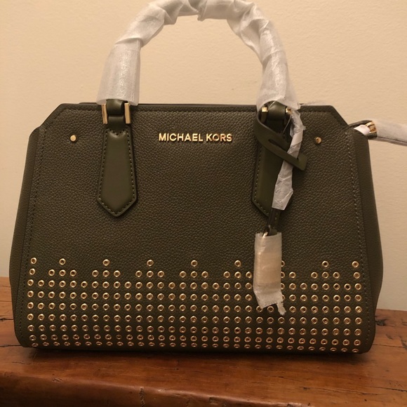 Michael Kors Handbags - 🍁NWT Michael Kors MAKE AN OFFER🍁
